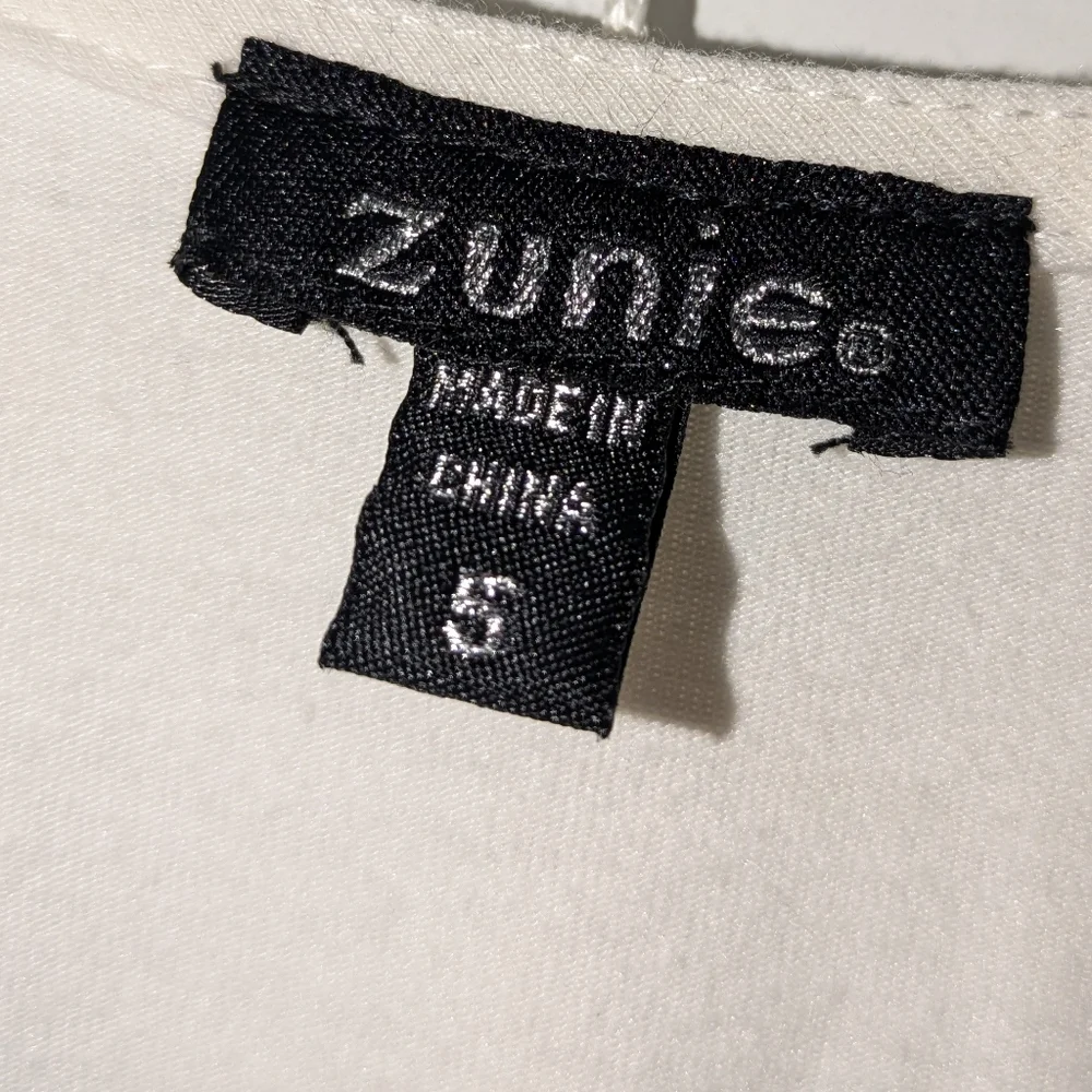 Zunie girls happy